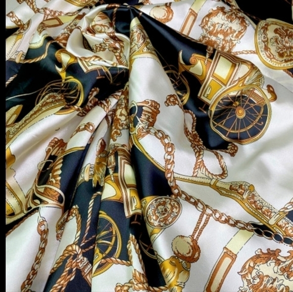 Womens Scarf Coach Carriage Tassel Navy Gold Satin Print Length 54" Width 13" - Picture 8 of 10
